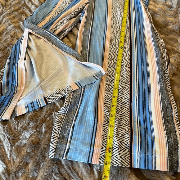 Venus XS fits small too with up to D cup halter jumpsuit EUC with pockets - Picture 14 of 14